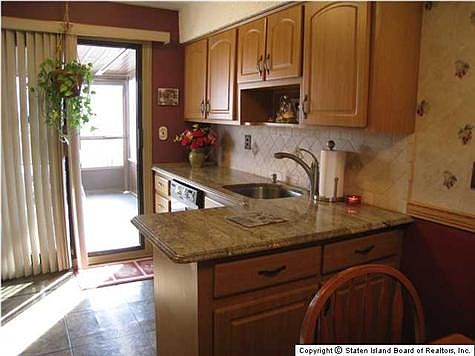 3rd image of 580 Naughton Ave
