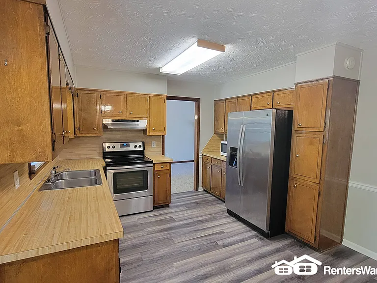 2532 Mistletoe Ln — Photo 7
