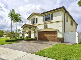 8618 W 33rd Ave, Hialeah, FL 33018