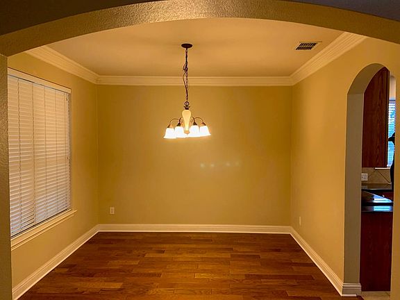 5th image of 2812 Saint Johns Dr