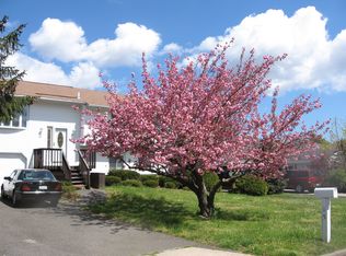 15 Rustic Ave, Medford, NY 11763