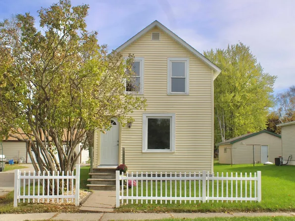 327 3rd Ave NW, Milaca, MN 56353