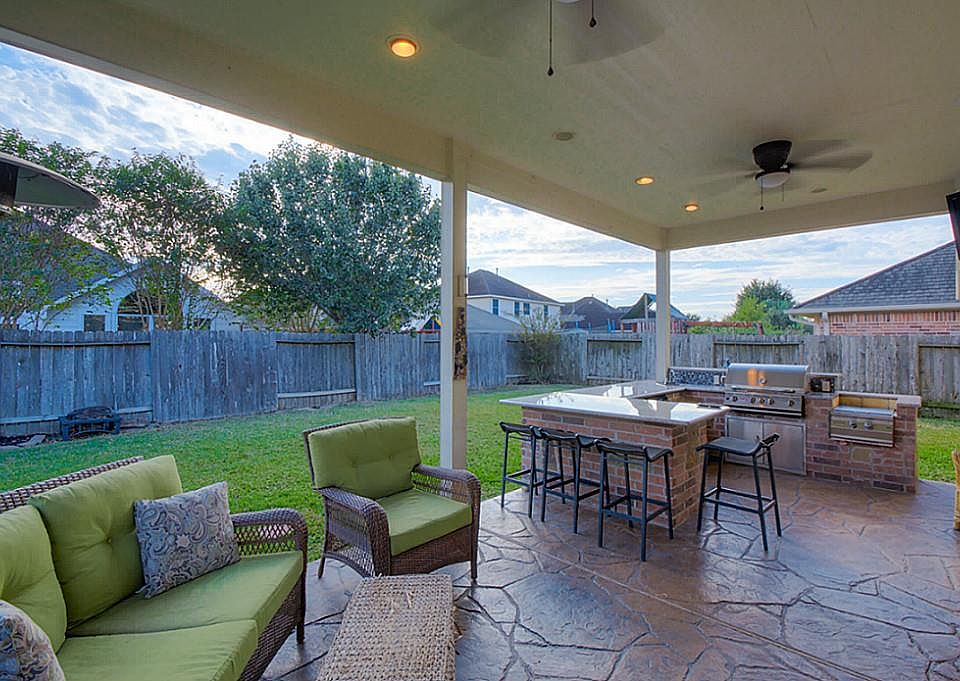 1st image of 11526 Columbia Pines Ln