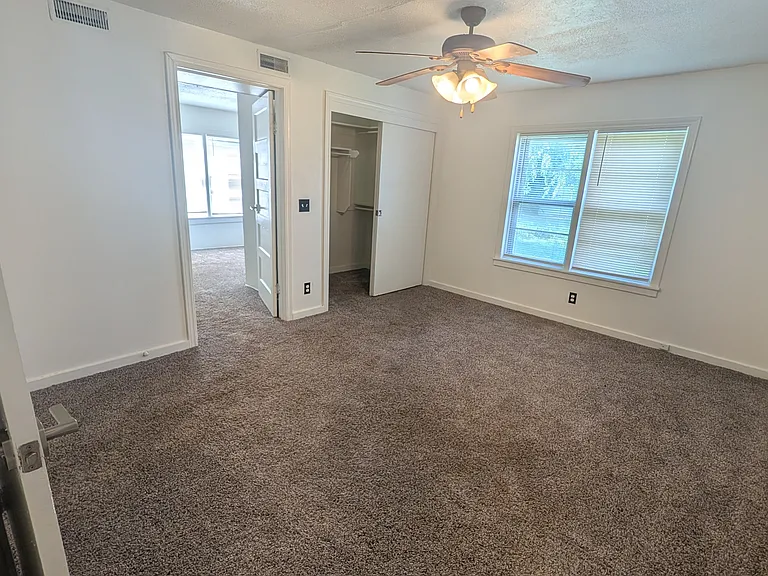 313 E Jacobs Dr #1 — Photo 17