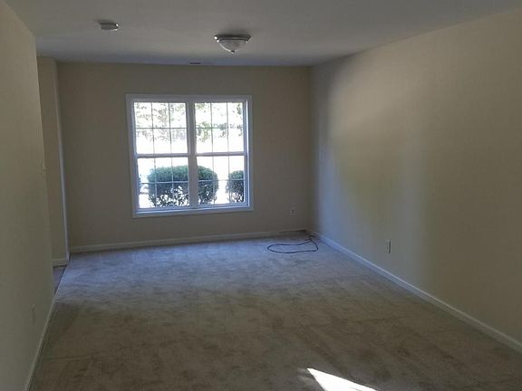 3rd image of 32 Randolph Dr