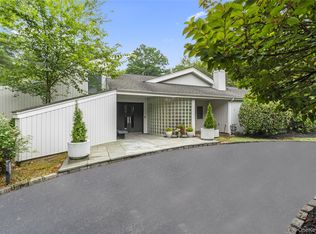 2 Bristol Drive, Woodbury, NY 11797