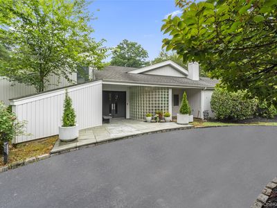 2 Bristol Drive, Woodbury, NY, 11797