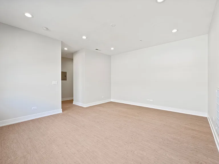 2211 Maple Ave #202 — Photo 13