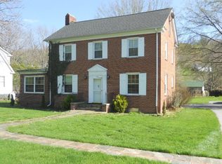 514 E Fincastle Tpke, Tazewell, VA 24651