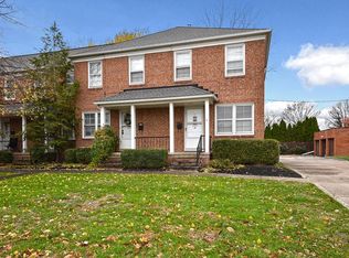 2764 Wooster Rd, Rocky River, OH 44116