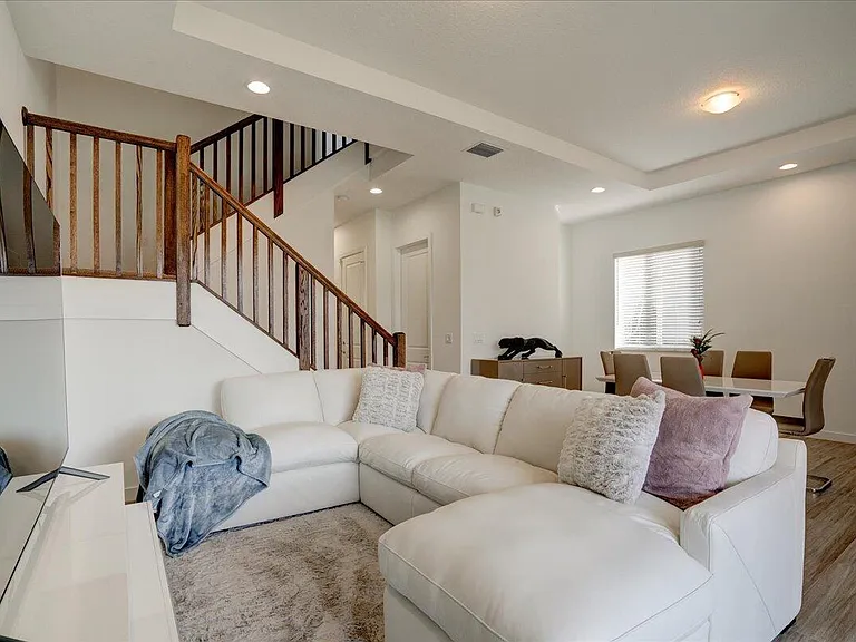 1451 Pioneer Way — Photo 25