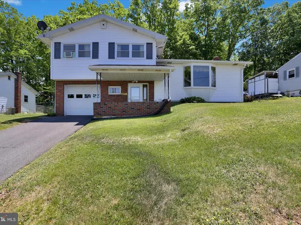 512 W Nicholas St, Frackville, PA 17931