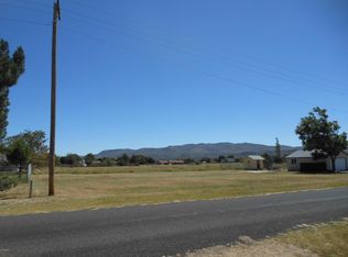 18579 S Jerry Holbrook Rd, Peeples Valley, AZ 86332