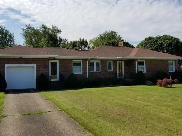 9401 Middle Rd, Lake City, PA 16423