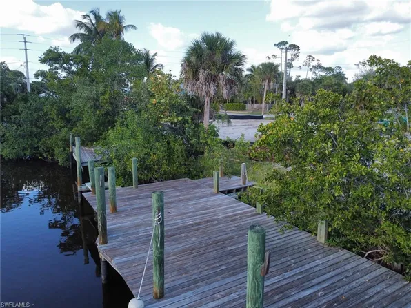 2948 Orange ST, NAPLES, FL 34112