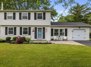 320 Brookshire Rd, Youngstown, NY 14174