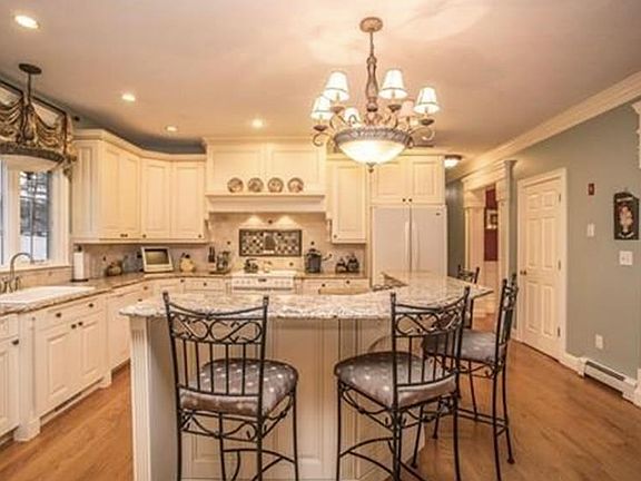 2nd image of 72 Scribner Way