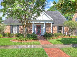 3712 Tolmas Dr, Metairie, LA 70002