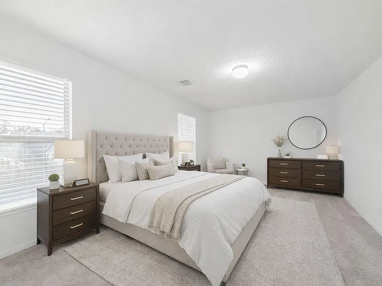 27618 Mesabe Dr — Photo 13