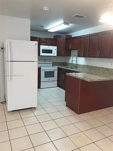 1017 SW 8th St #1-4 Photo 1