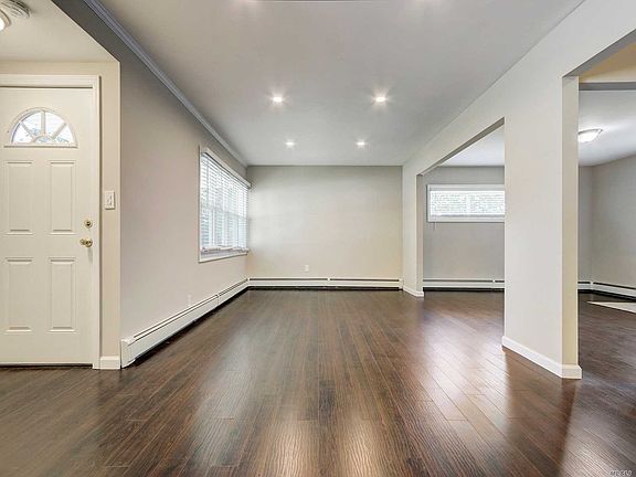 5th image of 38 Violet Ave