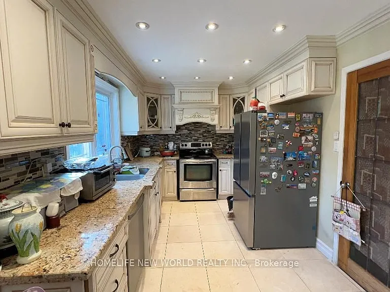 38 Marcelline Cres #1 — Photo 4