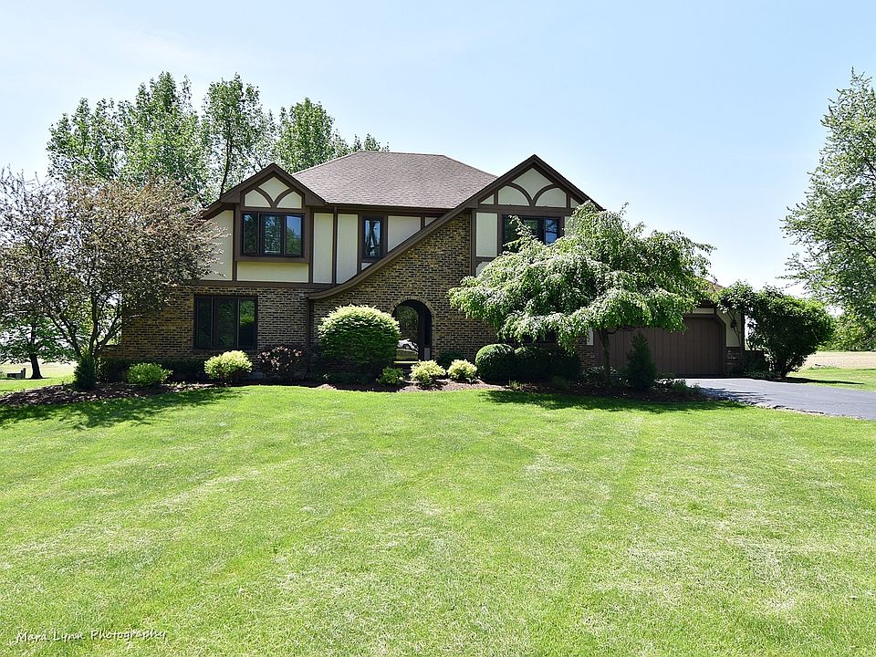 1st image of 43W647 Hawkeye Dr