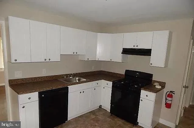 5 bed, 1332 sqft, $2,700 — Photo 4