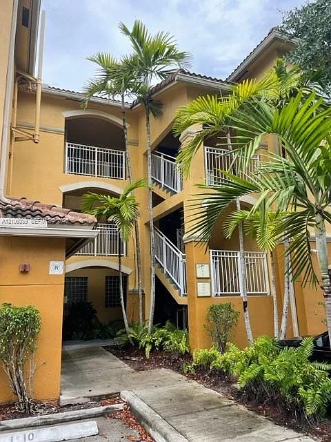 9645 NW 1st Ct #1207
