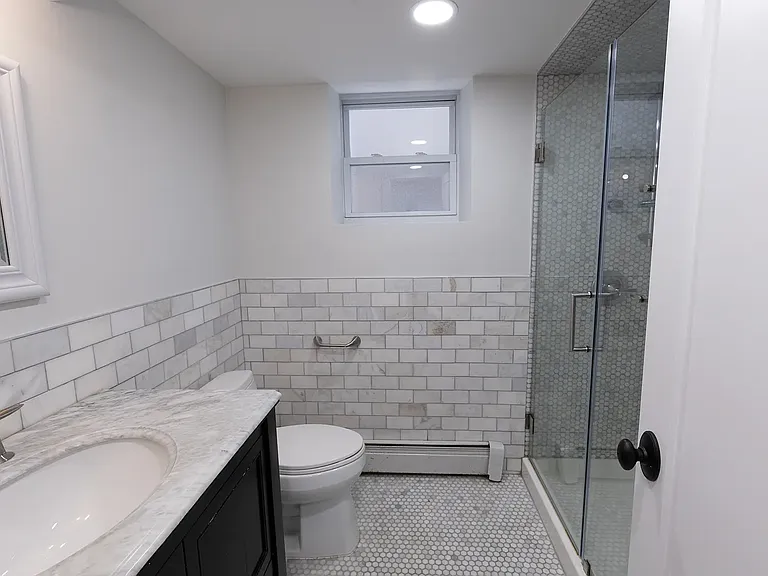 293 Montgomery St #1 — Photo 24