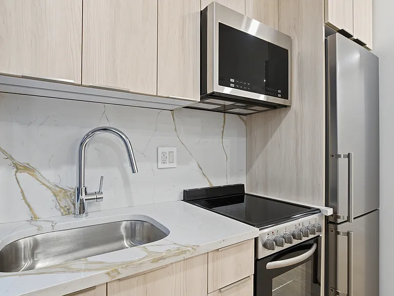 161 Prince St #10AB — Photo 5