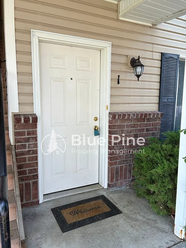 2 bed, 1.0 bath, 787 sqft, $975 — Photo 4