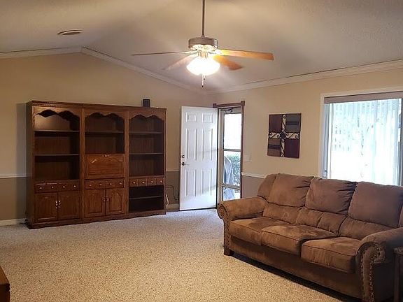 3rd image of 608 Pear Ave