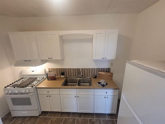 5th image of 1415 Lombardy St