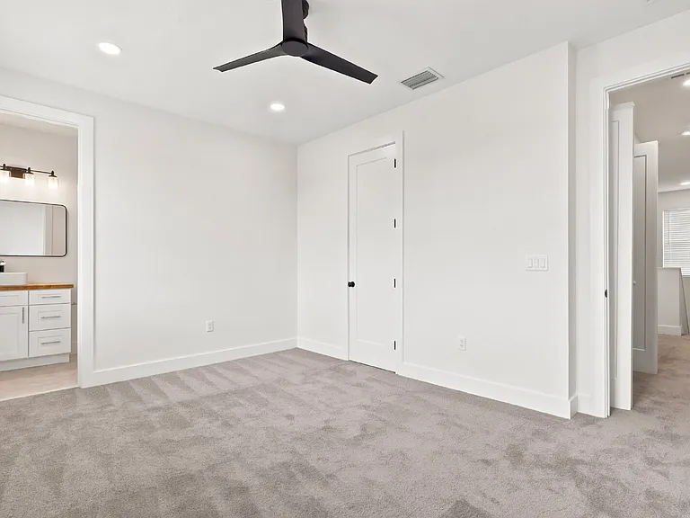 2138 W Nassau St #2 — Photo 15
