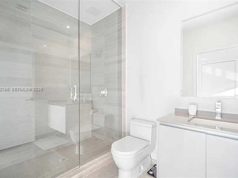 88 SW 7th St #4203 — Photo 37