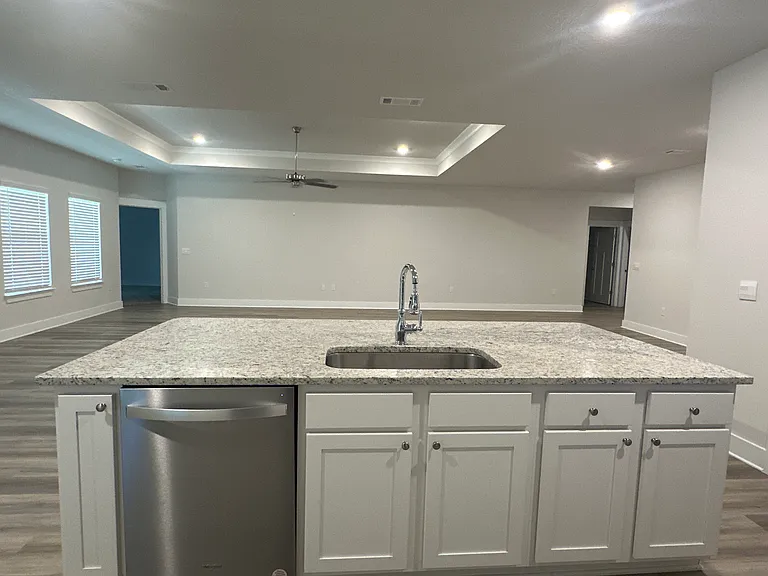 736 Quintana St — Photo 4