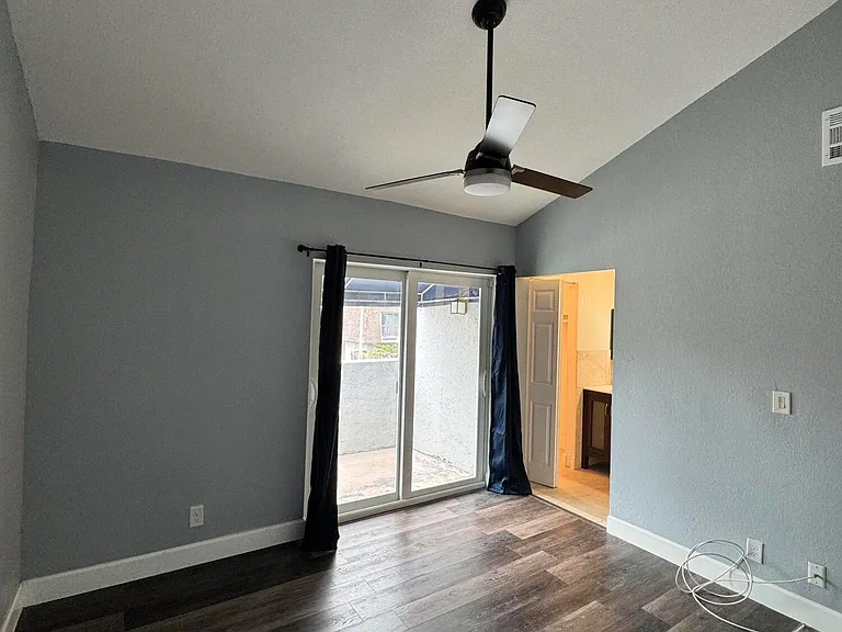 2323 SW 82nd Way — Photo 7