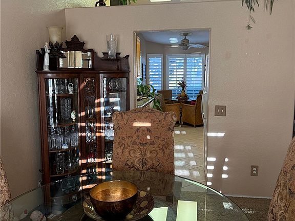 4th image of 49601 Lincoln Dr