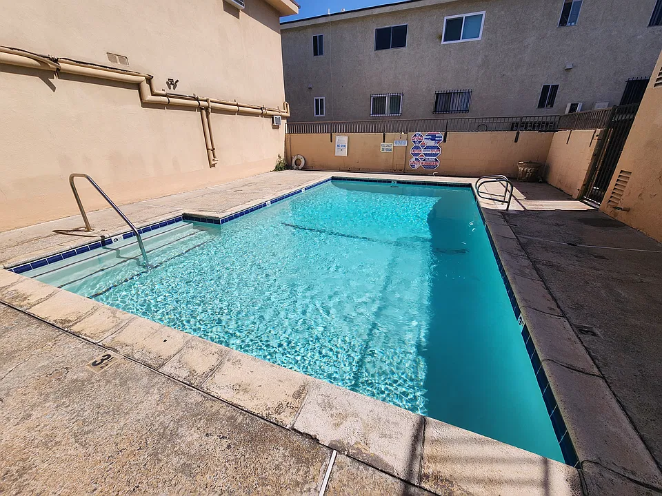 7926 Vineland Ave #9