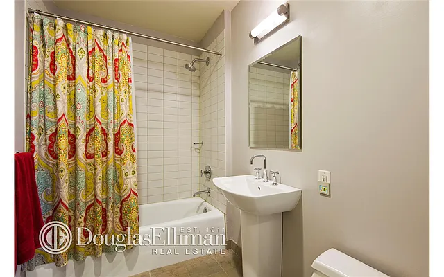 Sold by Douglas Elliman | media 14