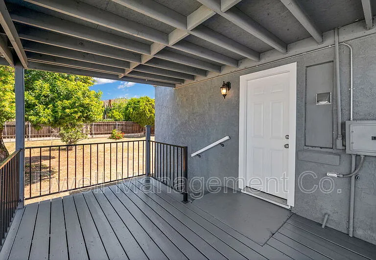 1430 Diamond Ln — Photo 22
