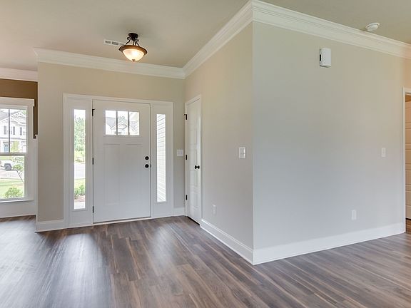 5th image of 306 Brickyard Creek Ct