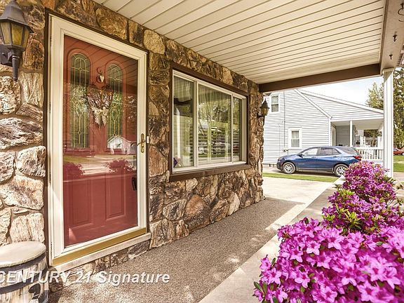 5th image of 2961 Johns Dr