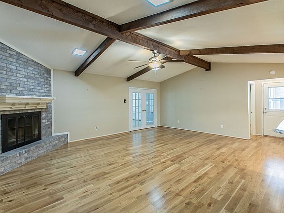 5th image of 241 Travis Ln
