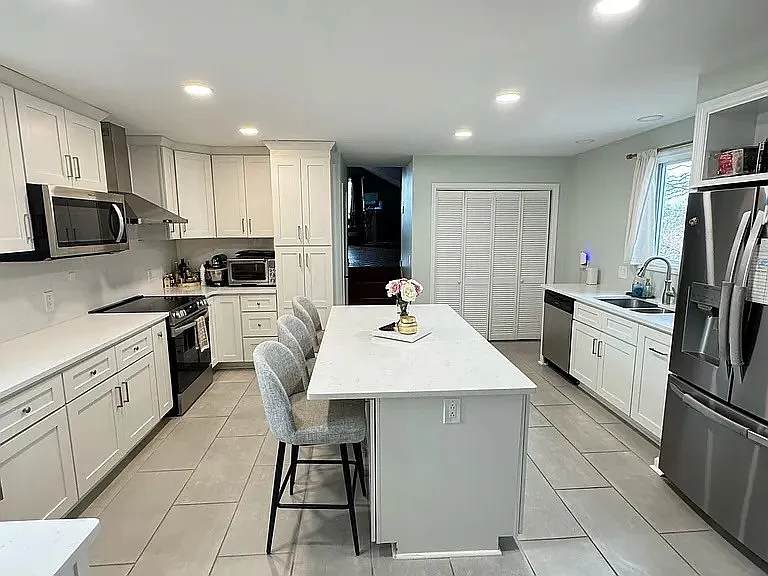 6817 River Ridge Dr — Photo 2