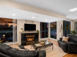 939 Homer St #304, Vancouver, BC V6B 2W6