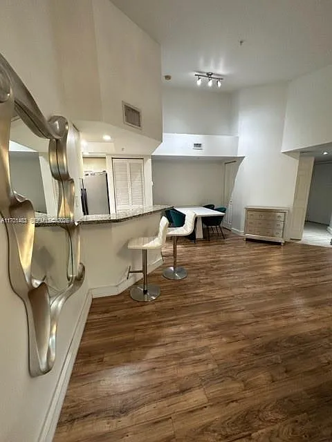 Village East Condo — Photo 3