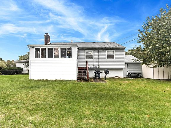 3rd image of 3524 Dahlgreen Dr
