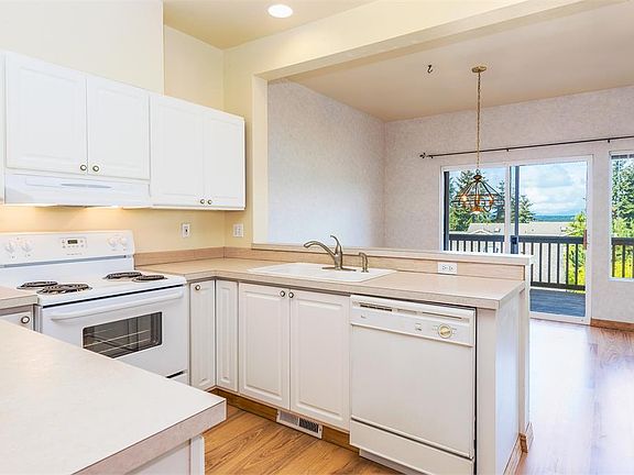 5th image of 11639 Breckenridge Ln NW